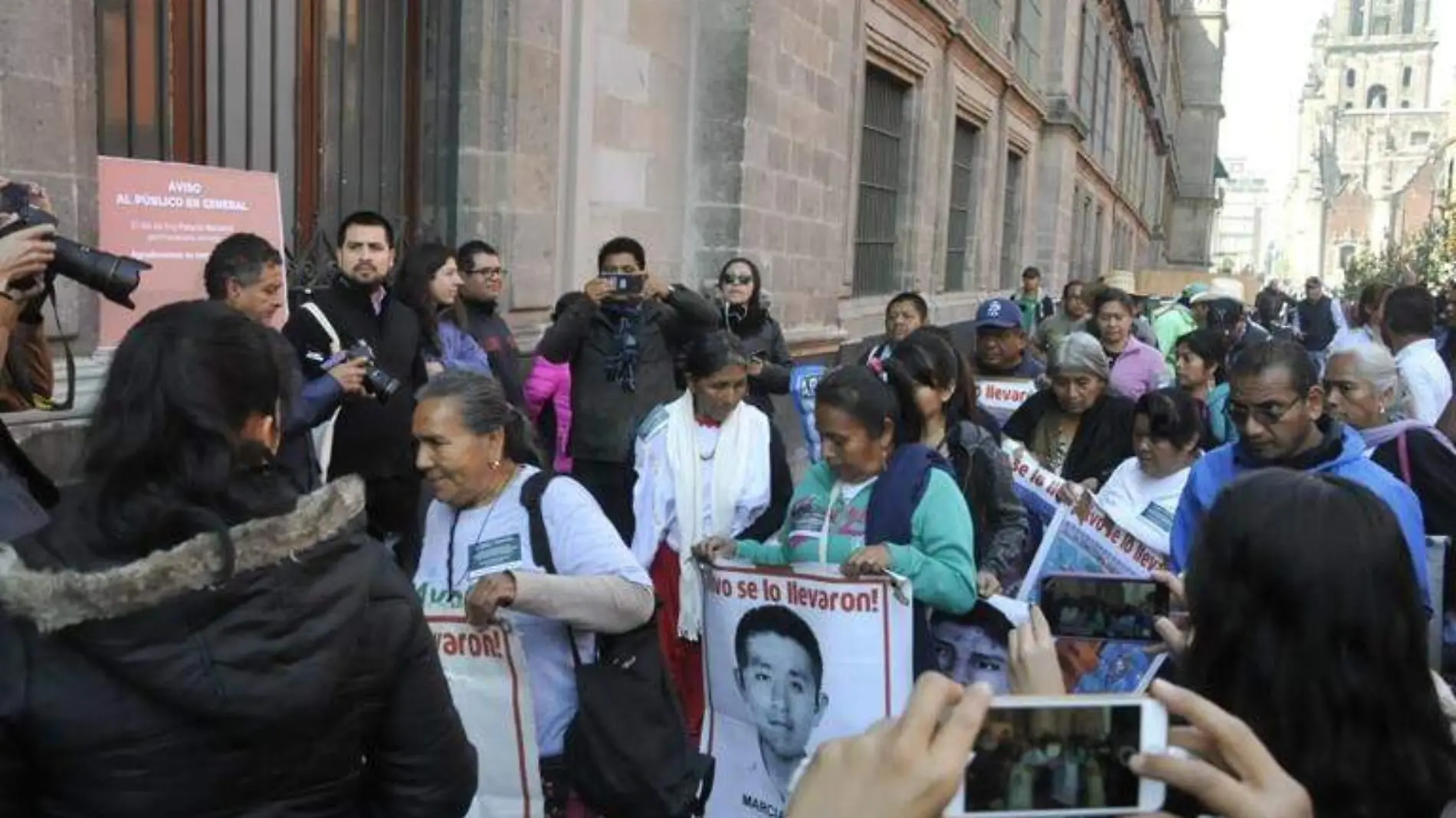 Ayotzinapa Reunión AMLO